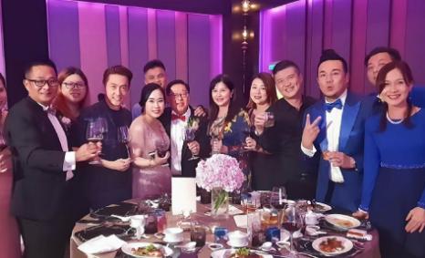 57岁富婆嫁给老公后生三胞胎,57岁富婆嫁小19岁老公生下三胞胎