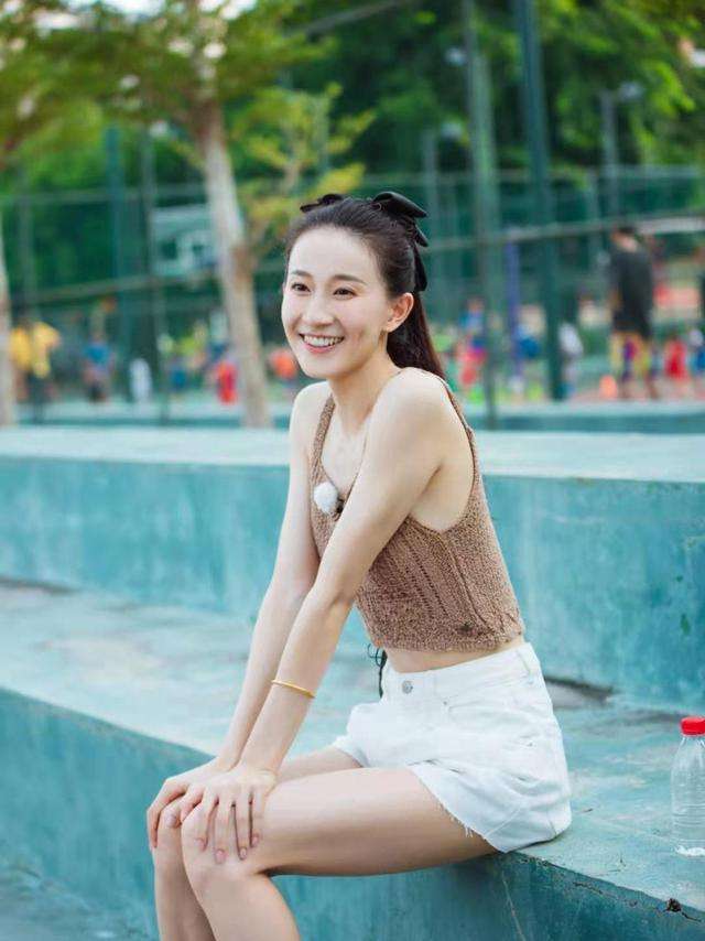 德国女运动员爆红！外形不输超模，比赛跑倒数第一，归咎她换衣服