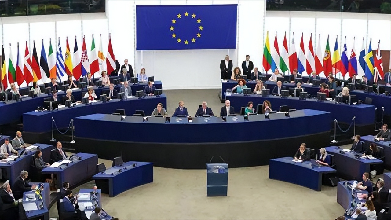 欧洲为什么会陷入美国困局,美国跟欧洲的关系为什么这么好