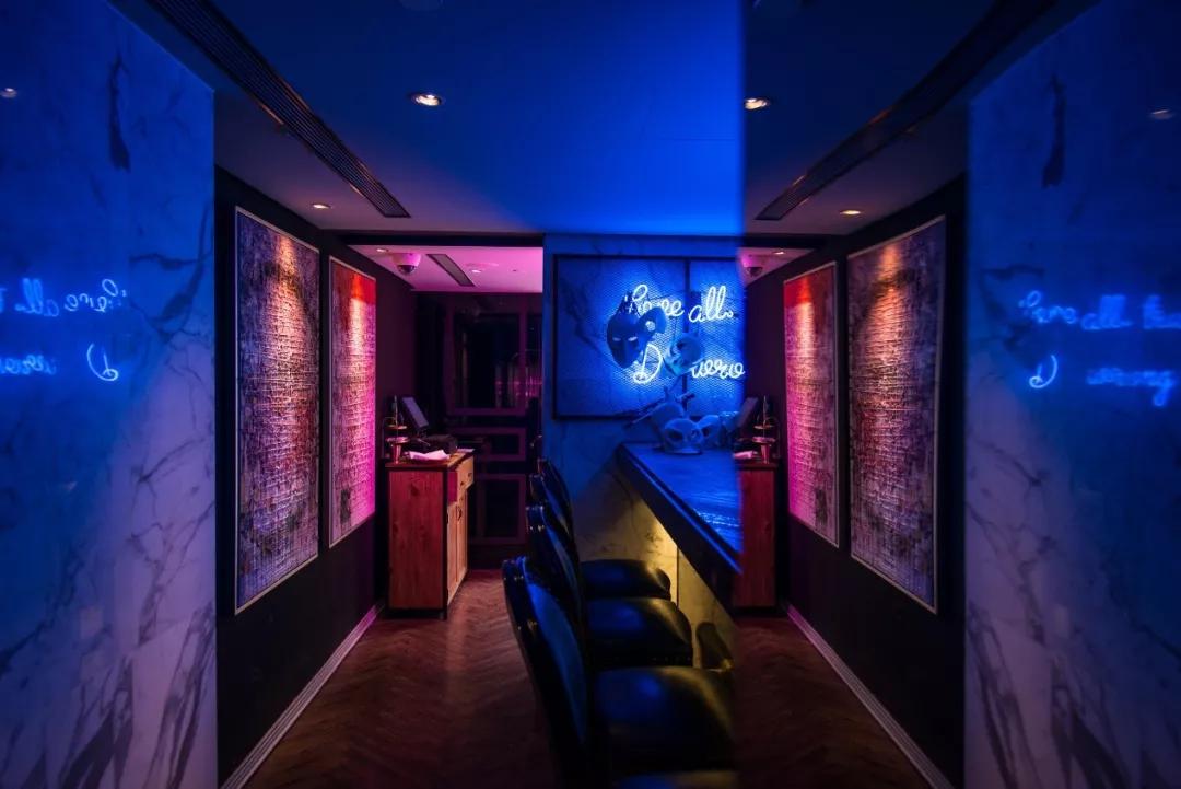 魔都“戏精”酒店，睡进莎士比亚的笔下看沉浸式神剧SleepNoMore