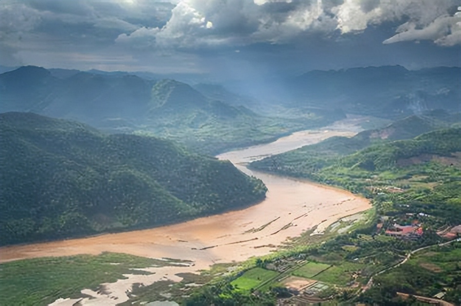 湄公河捕获巨型黄貂鱼吃啥,剧毒黄貂鱼