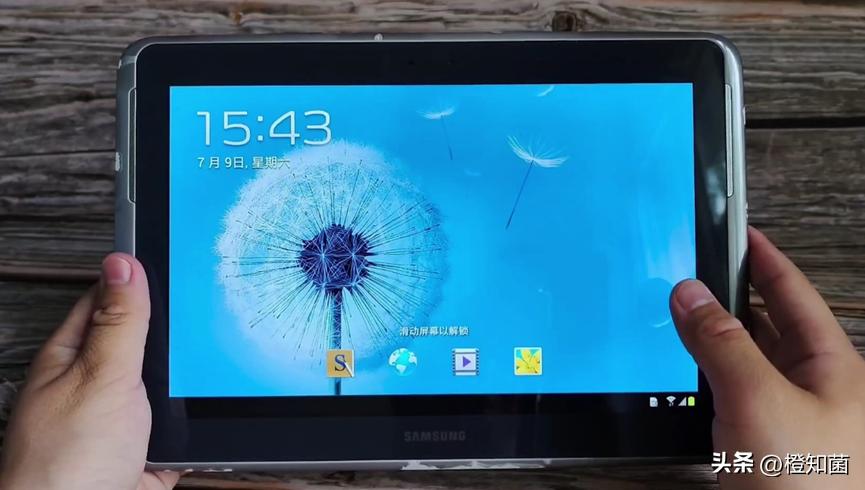 10年前的安卓平板怎么变成显示器,10多年前的平板