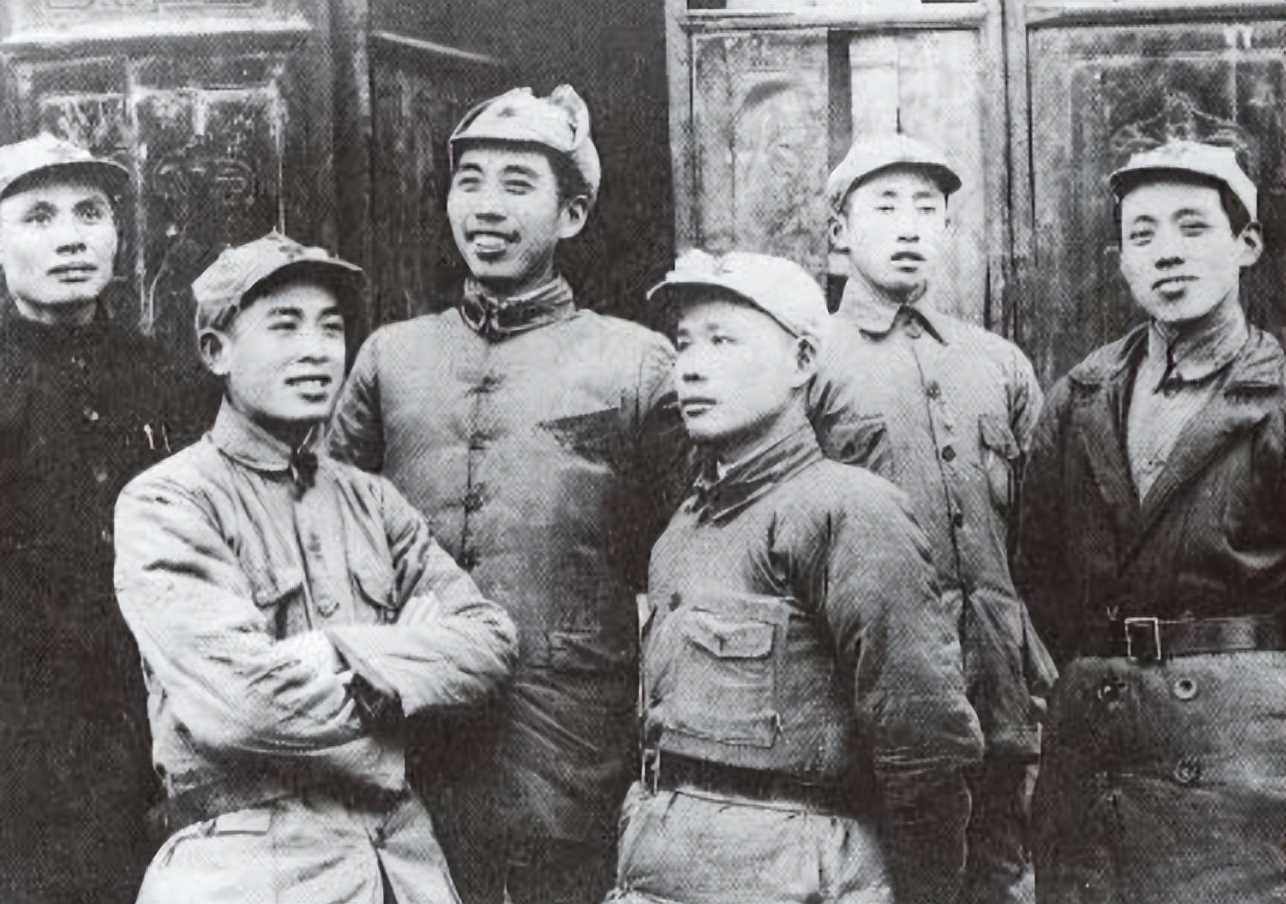 69年毛主席特邀彭绍辉来*安门天**城楼，深情感慨：你是我的真老乡