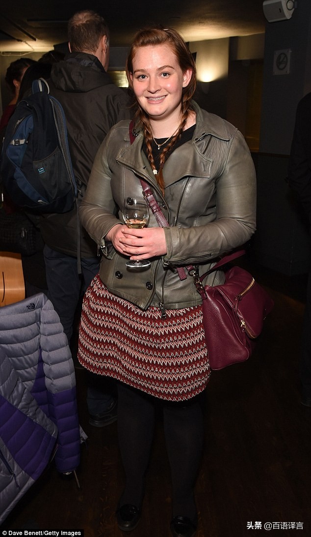 布莱尔一家六口罕见同框！180斤女儿全程光脚，长子是亿万富翁