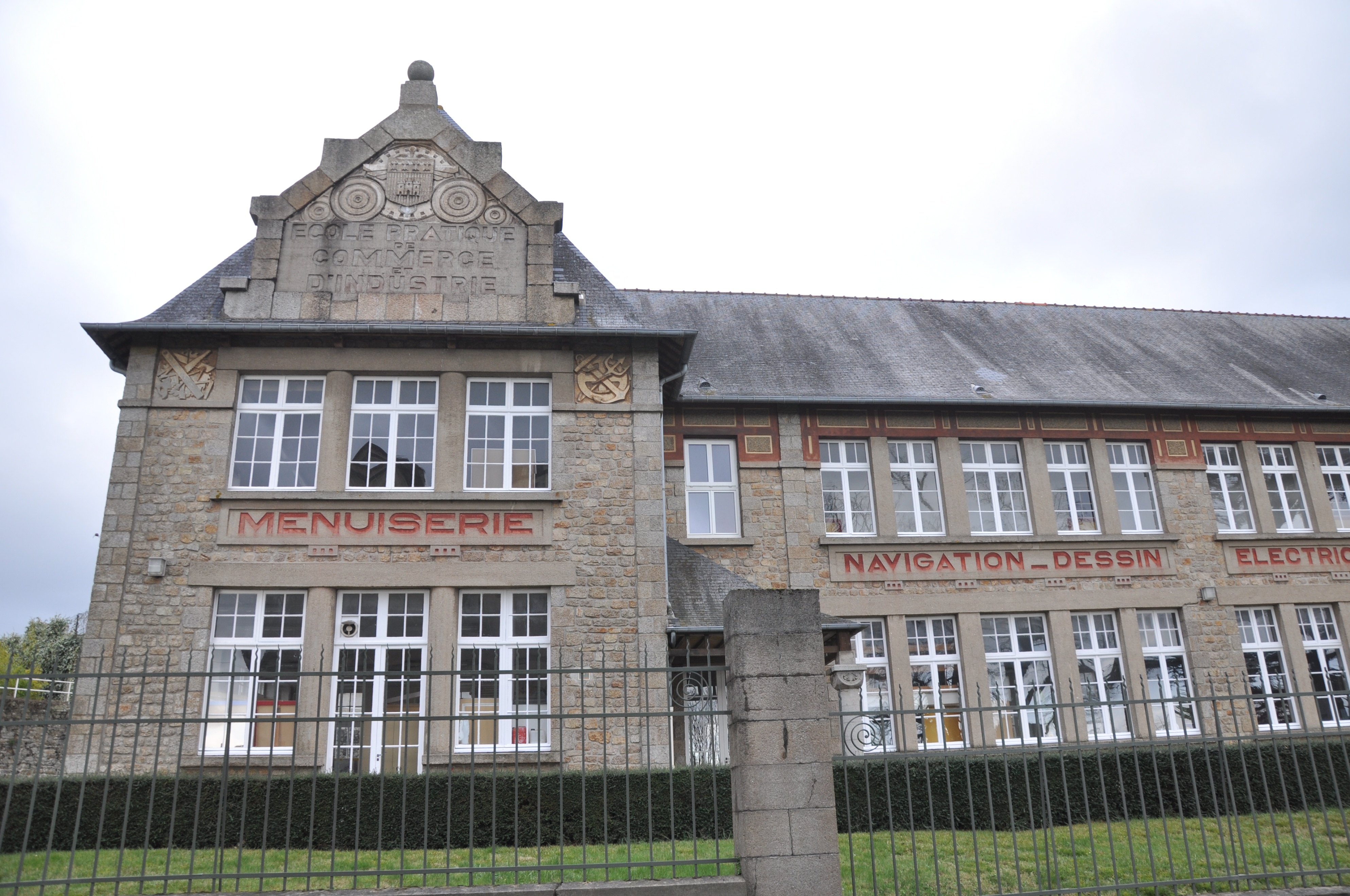 迪南：凝固中世纪法国，时光回到布列塔尼荣耀，半木结构建筑如画