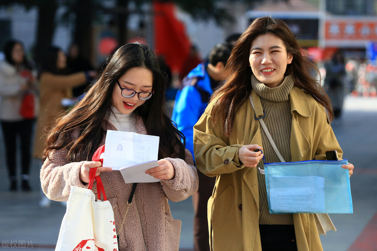 员工帮公司买东西再报销合理吗,员工帮公司付款可以开专票么