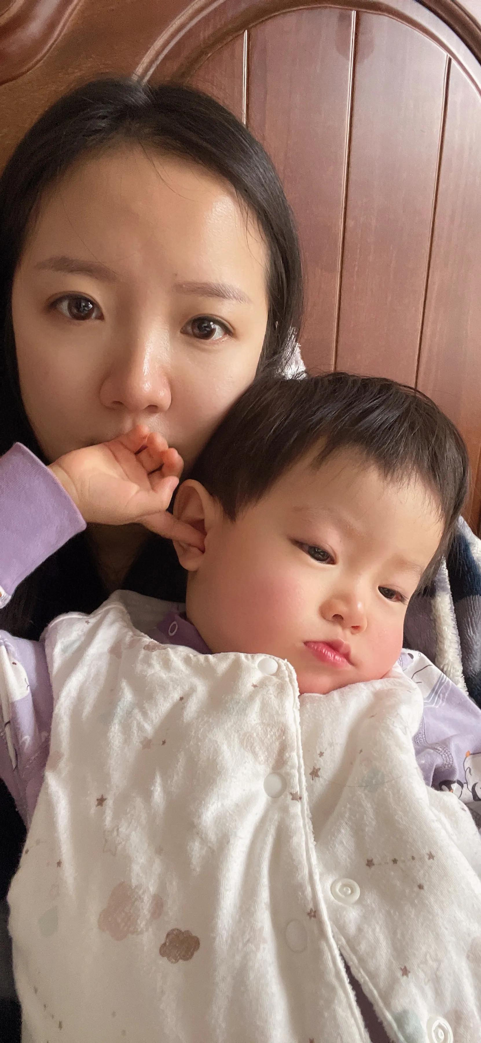 一岁宝宝突然发高烧反反复复,一岁半的孩子持续高烧五天了