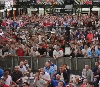 肯德基庆祝阿根廷夺冠,肯德基快闪酒吧