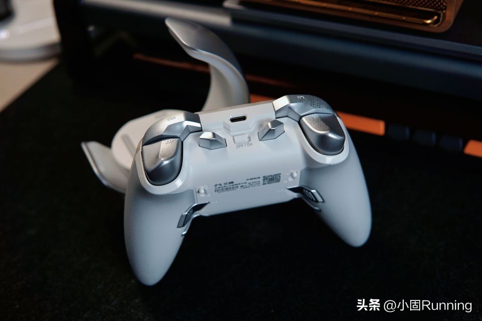 ipad2k可以两个手柄玩吗,ipad可以连接游戏手柄玩2k