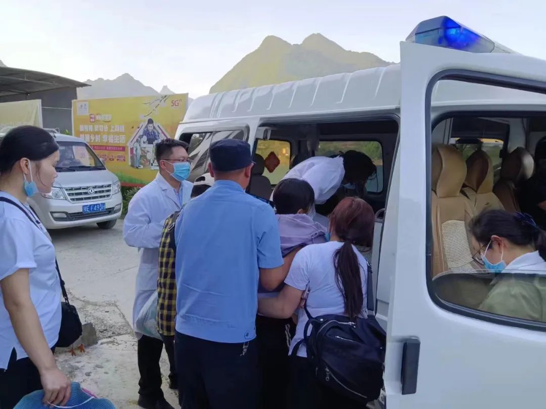 我在岗位守护旅客平安过年,我在岗位上救援现场视频