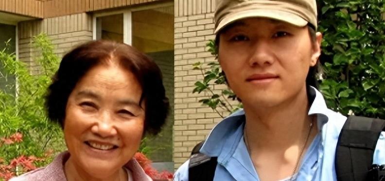 她在美国生活多少年,她在美国