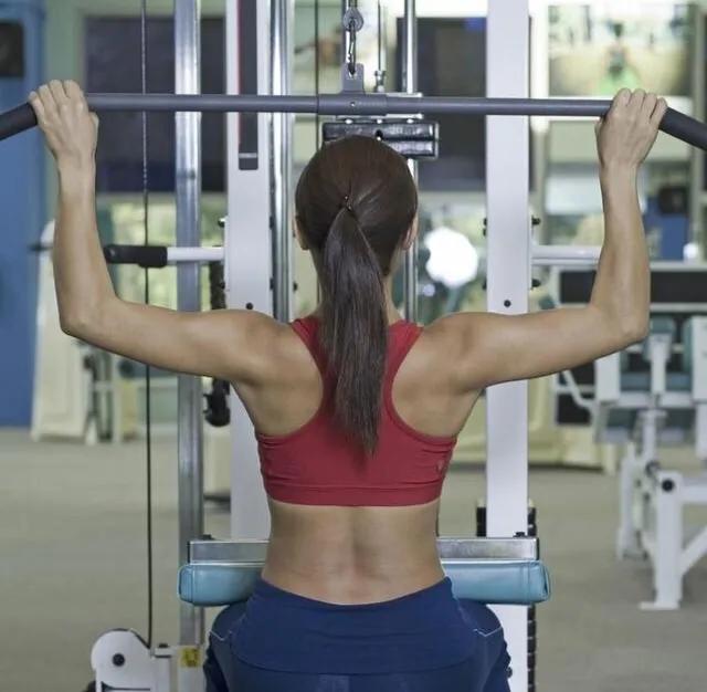 卷尾骨就是收紧腹部吗,卷尾骨夹臀吗