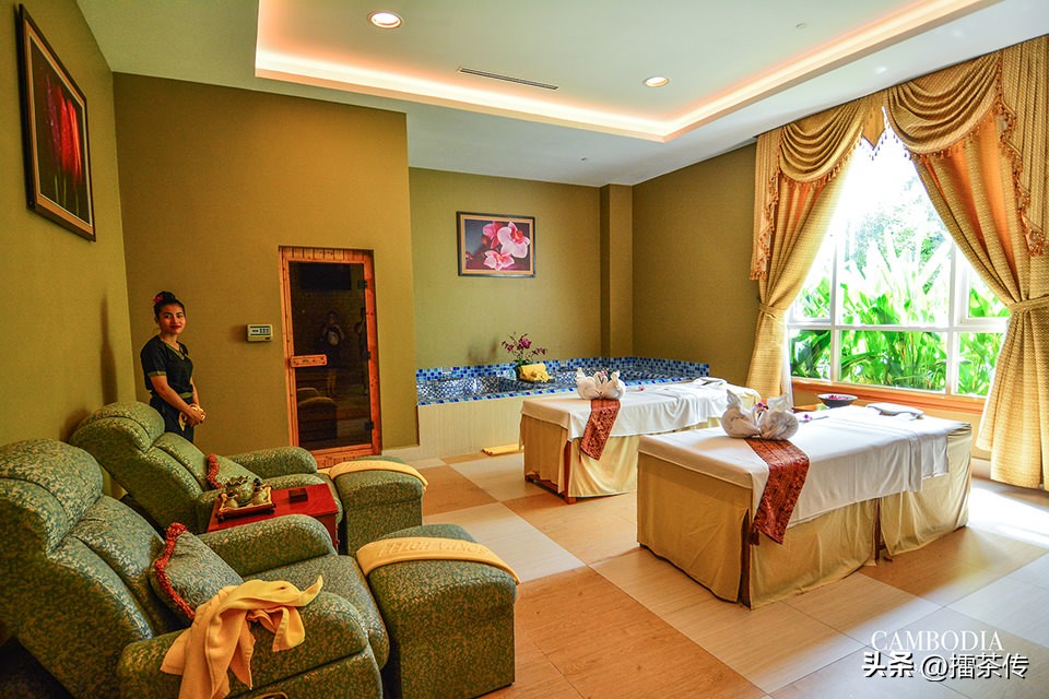 五星级的金边圣卡酒店,眺望洞里萨湖按摩SPA泳池设施俱全