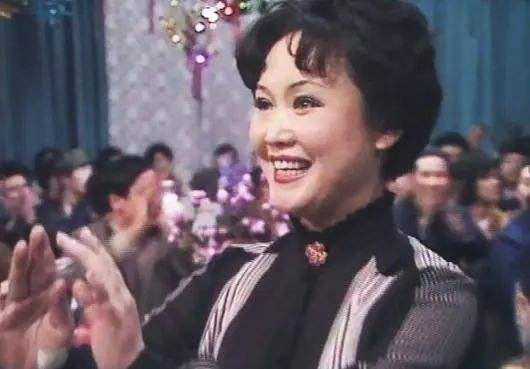 李谷一有几次婚姻,李谷一第一任丈夫相差几岁