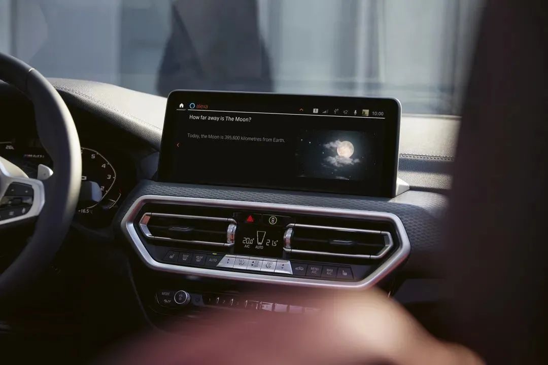 bmwx42022黑武士,bmwx4宝石青