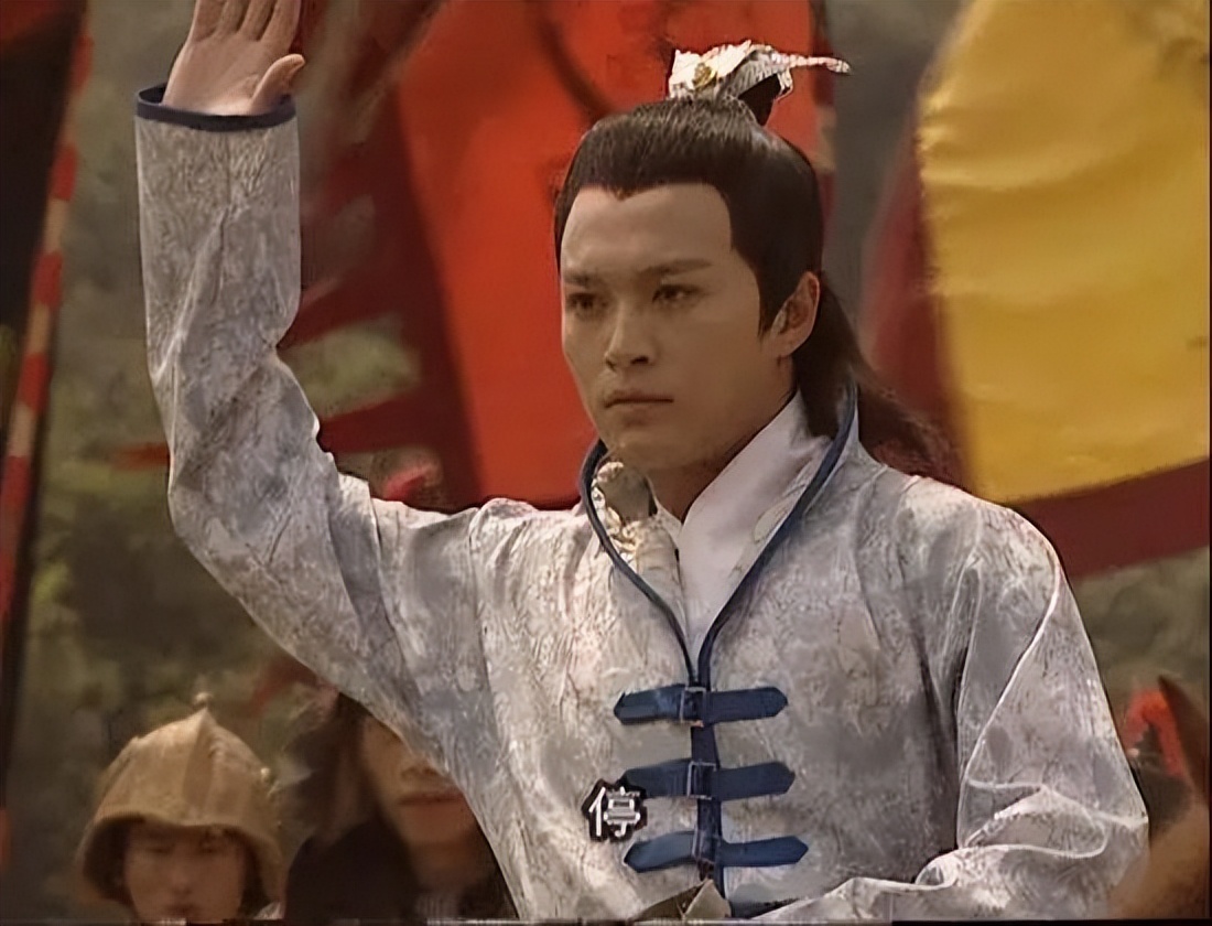 脸越方，人越性感