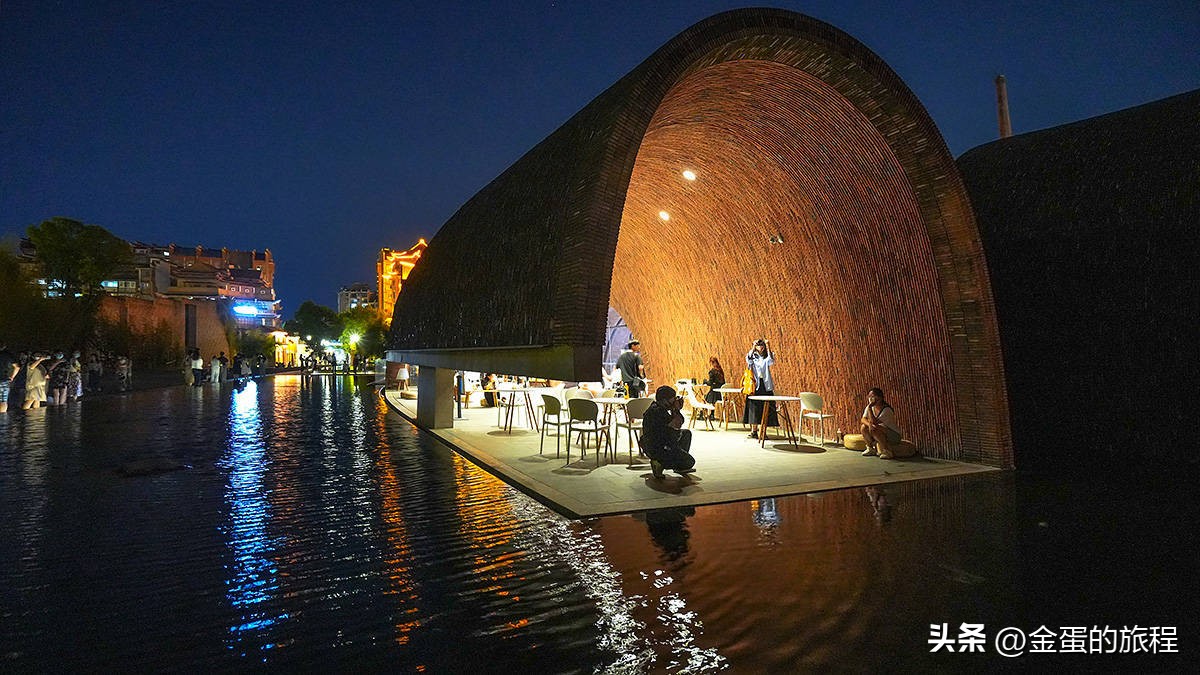 景德镇好玩的夜市卖陶瓷,景德镇陶溪川夜市瓷器