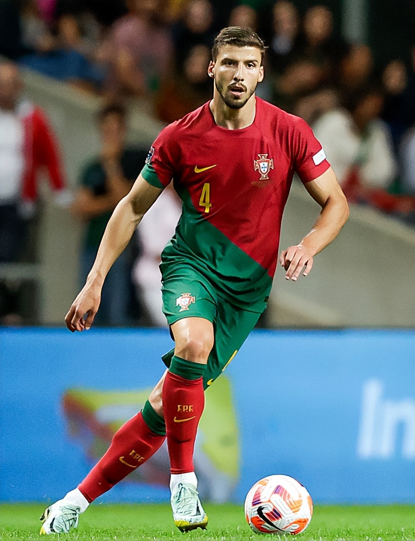 精彩回顾c罗10次拯救葡萄牙时刻,轻松过关一好还是轻松过关二好