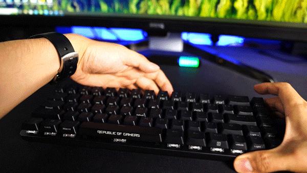 华硕rog夜魔机械键盘哪个轴好,rog魔导士键盘怎么按一下就有灯光