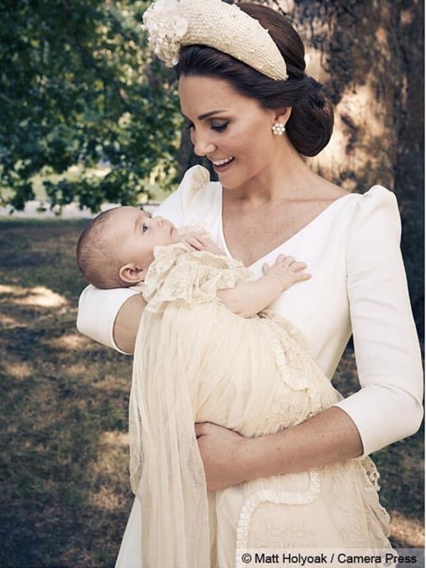 路易小王子最调皮却最有长辈缘！叔叔哈利王子精选这份礼物送给他