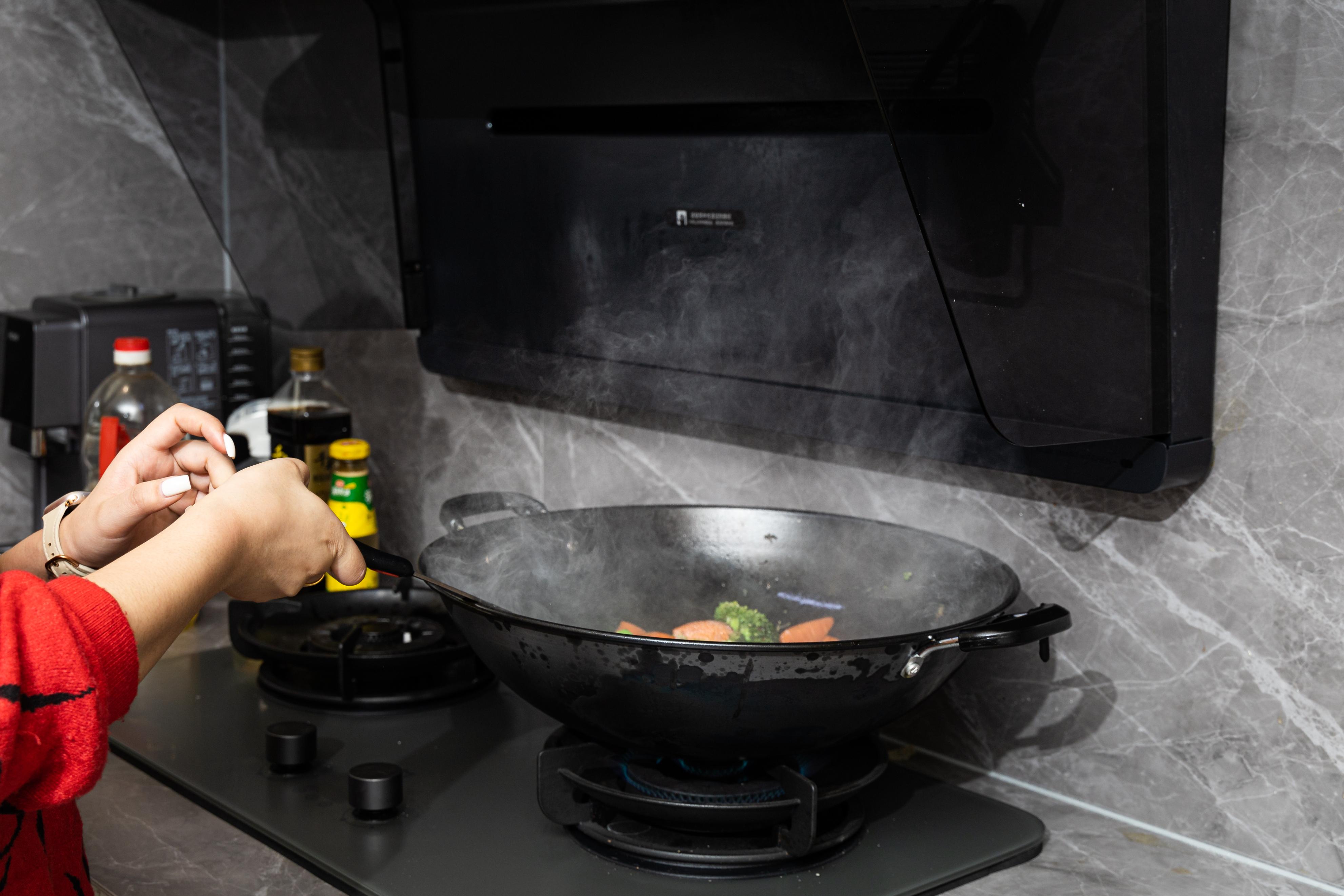 清洗7字型油烟机最简单的方法,十年不清洗的油烟机怎么清洗省劲