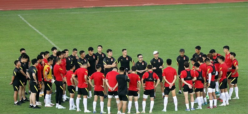 国足昔日功勋主帅逝世,中国男足泪目