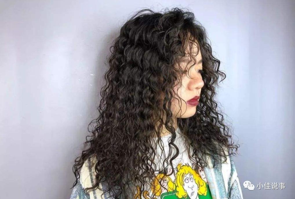 补上维生素b6和叶酸白发会转黑吗,缺乏什么维生素会出现白发