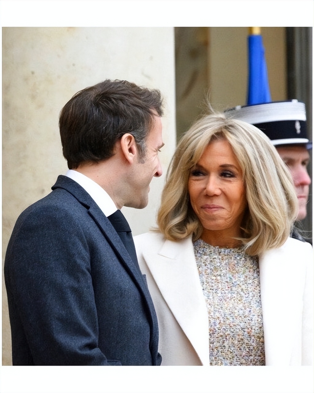 布丽吉特与马克龙相差几岁,布丽吉特整容成功了吗