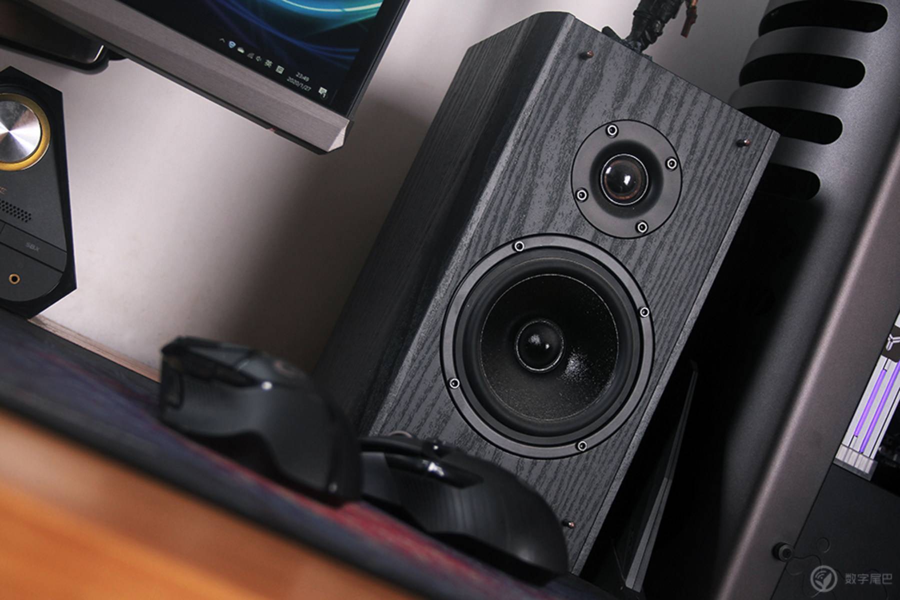 推荐几款高逼格电脑桌面,实用科技感很强的电脑桌面