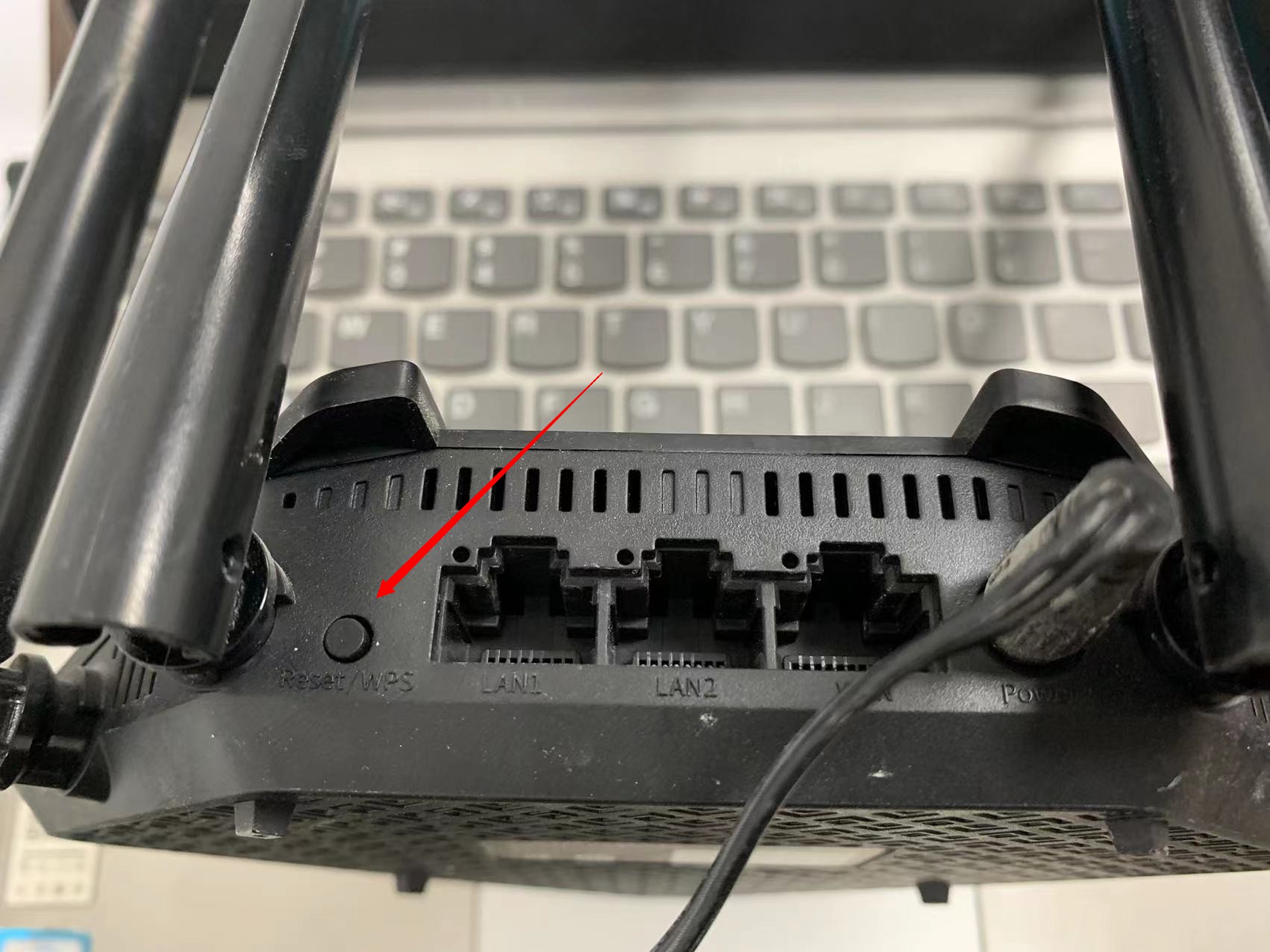 房间wifi信号弱加一个路由器,房间wifi信号弱最佳解决方案