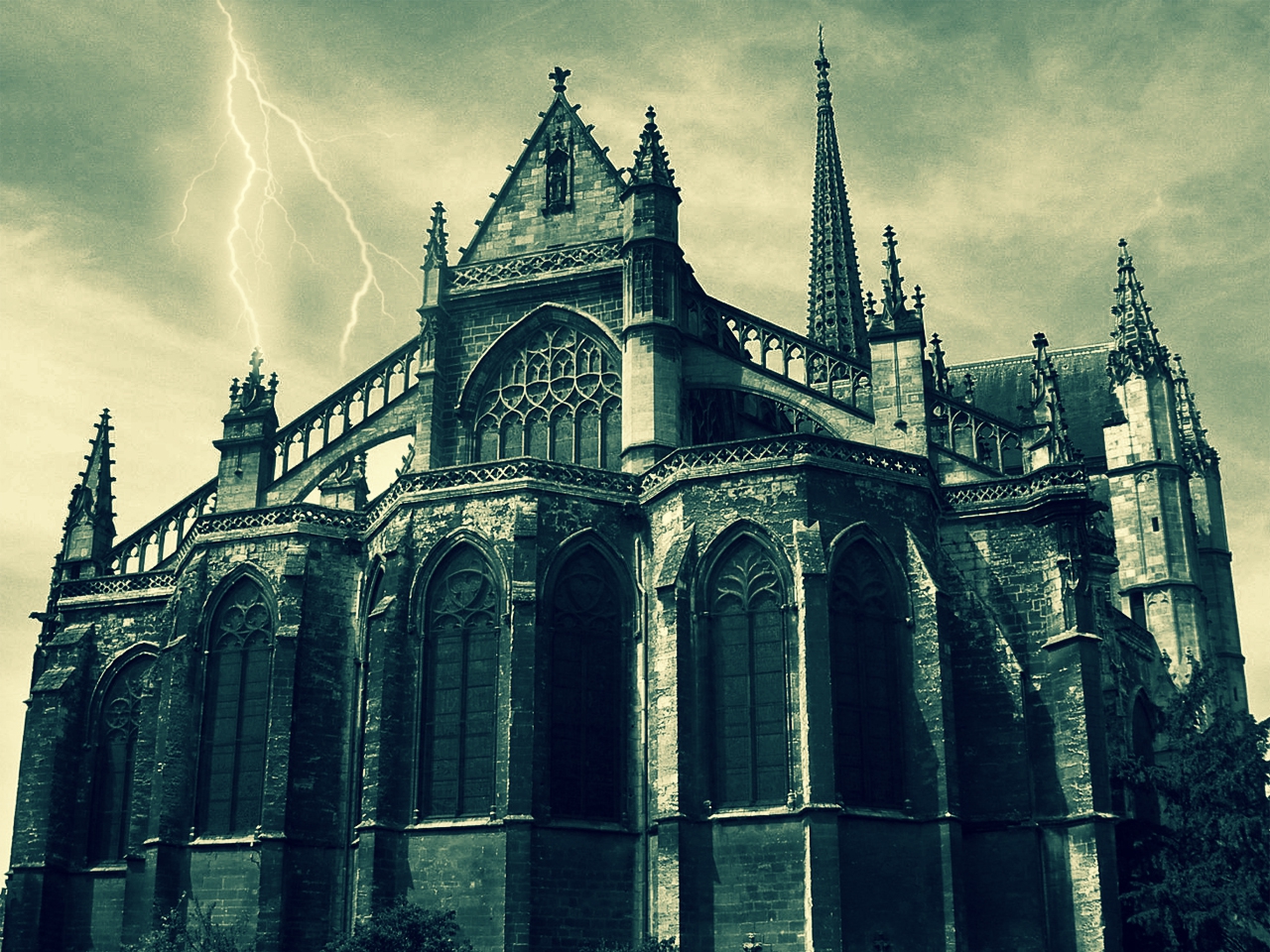 一道闪电劈死十几头牛,一道闪电劈死多少人