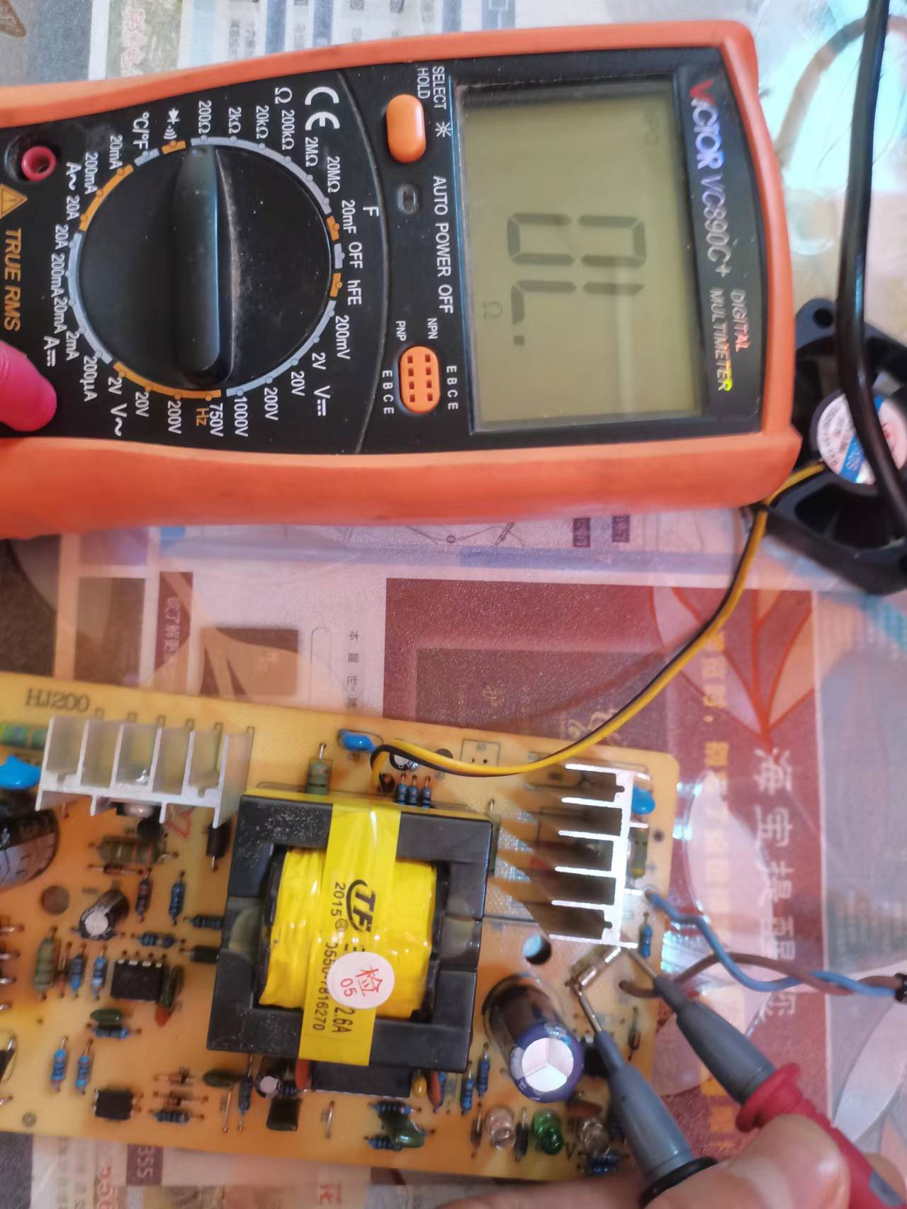 充电器红灯一闪一闪修复电池,电瓶车充电器亮绿灯不充电咋修复