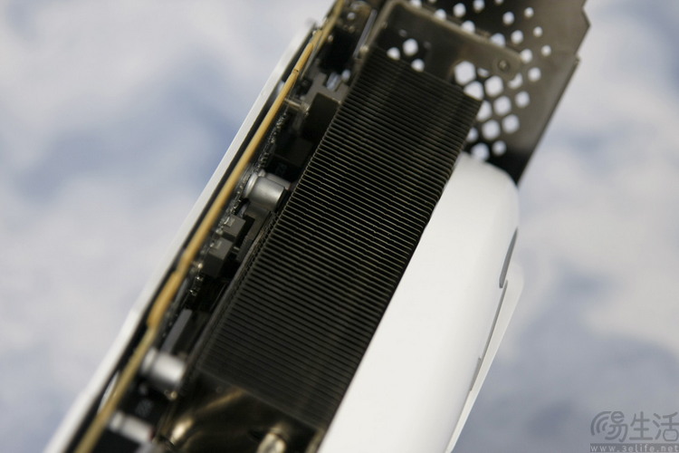 索泰RTX4090旗舰,索泰rtx4060-8goc实测