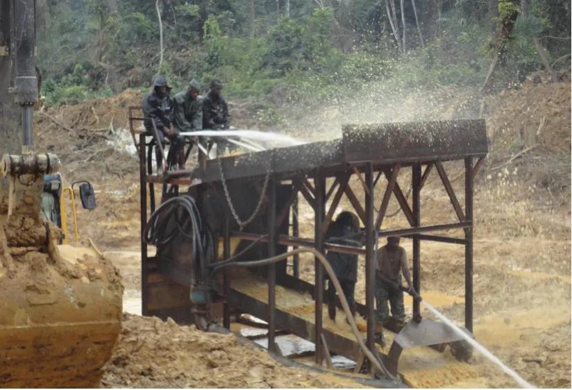 我表哥,去非洲淘金10年赚了1600万,去年在省城买了三套大房子!