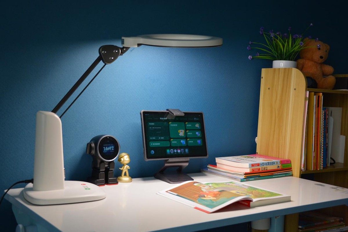 NIR红光真正护眼光，陪伴孩子学习，我选择天使之光2医安级护眼灯