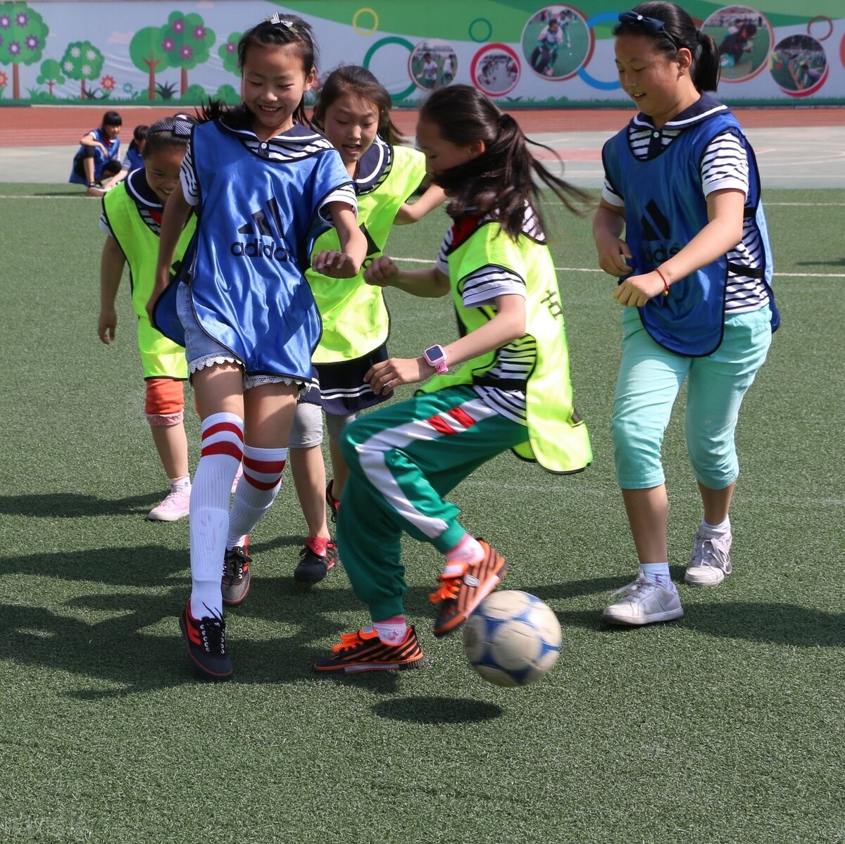 绿色大草坪,绿色足球场感受