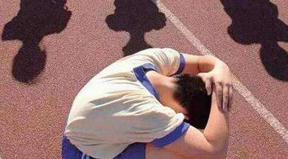 孩子在学校受欺负家长一招解决,孩子被欺负妈妈教科书式处理