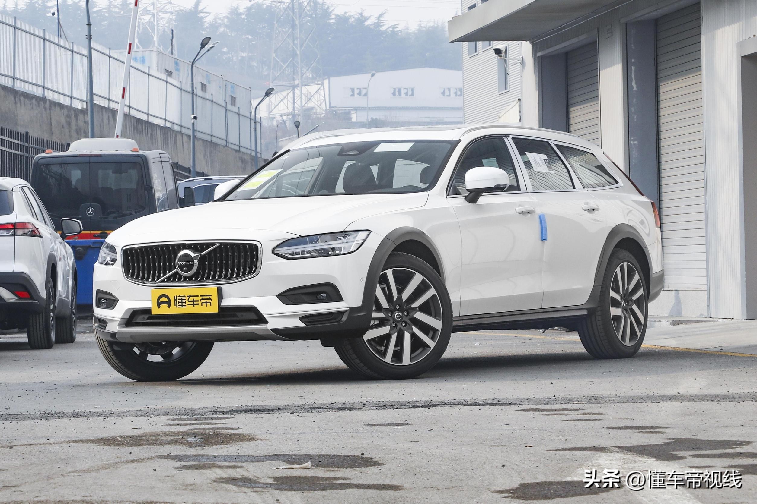沃尔沃v90cc2023款致远报价,2022款沃尔沃xc90与v90