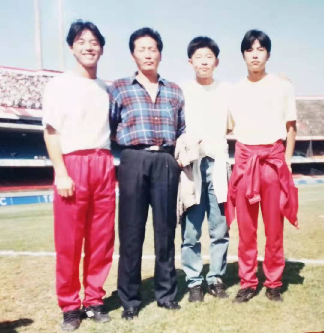 军营里走出的中场指挥官，健力宝球员系列四小天鹅之大将隋东亮