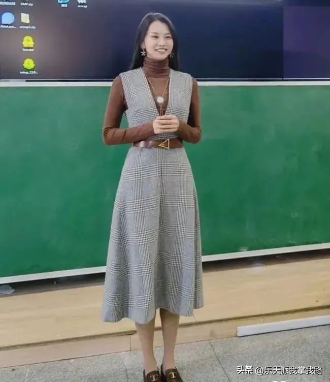 中小学教师穿着：穿搭百变图鉴，结合身材长相，协调色调，加分多