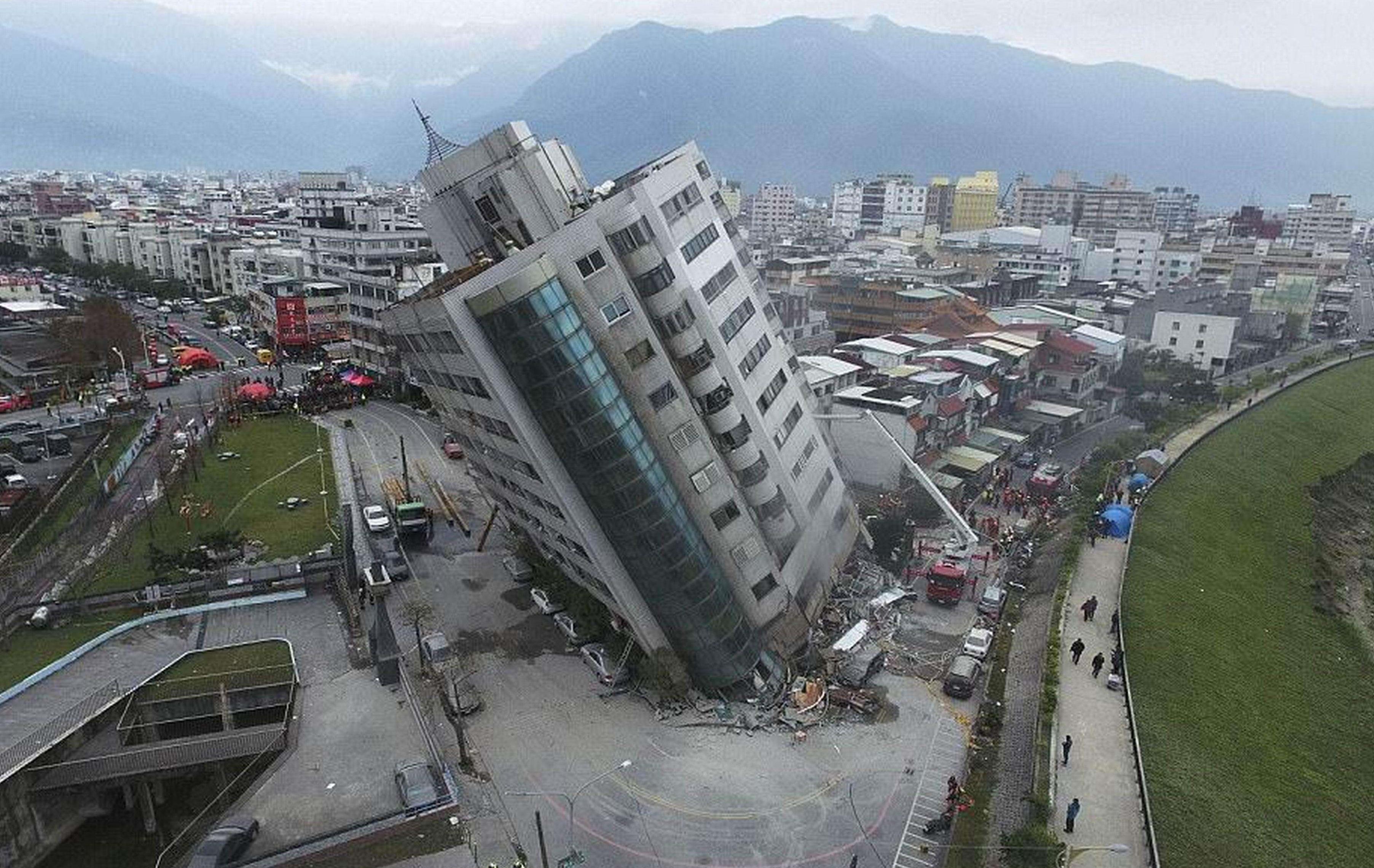 发生地震低楼层安全吗,发生地震的时候哪个楼层最安全