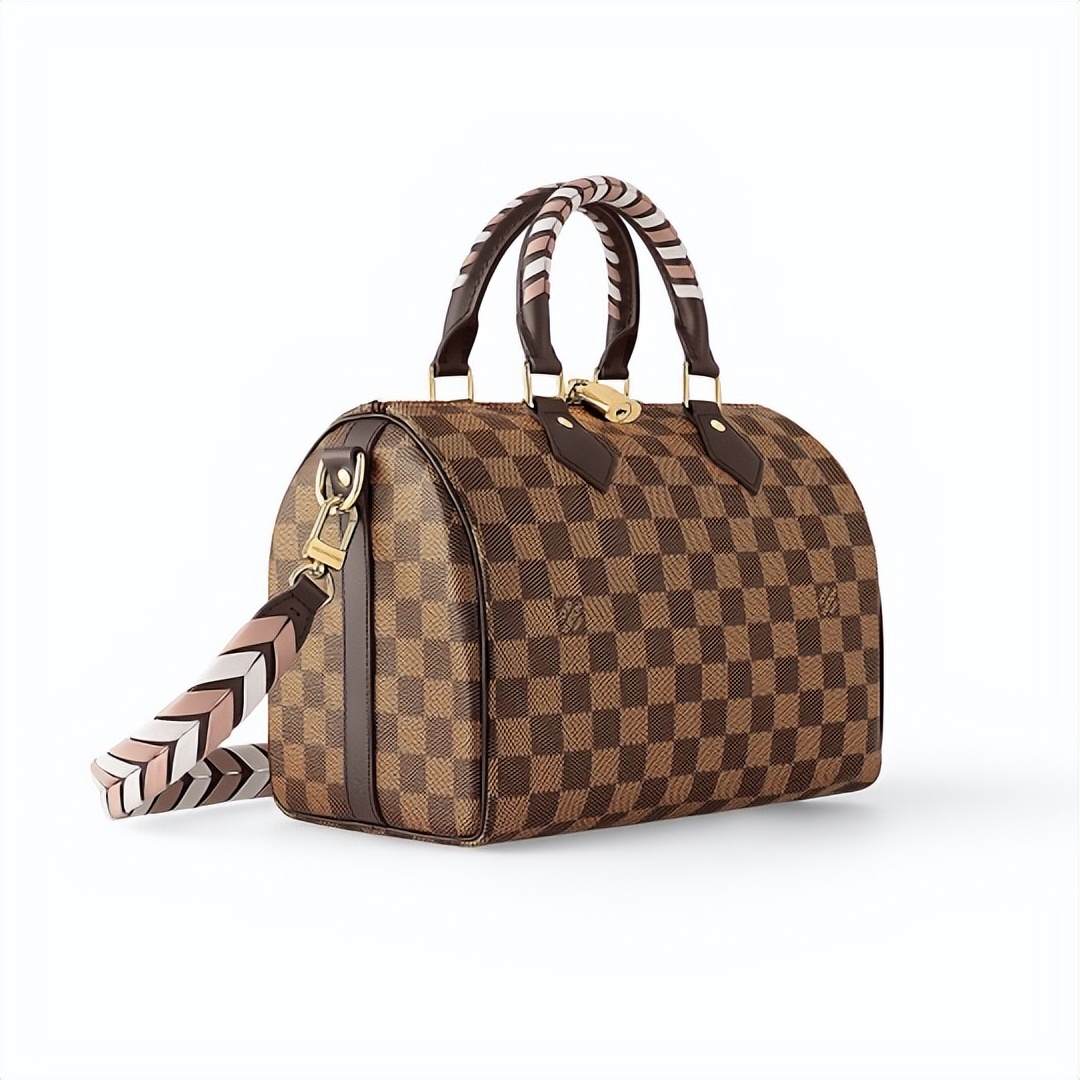 louisvuitton棕棋盘手拿包价格,louisvuitton包包的肩带会硬吗