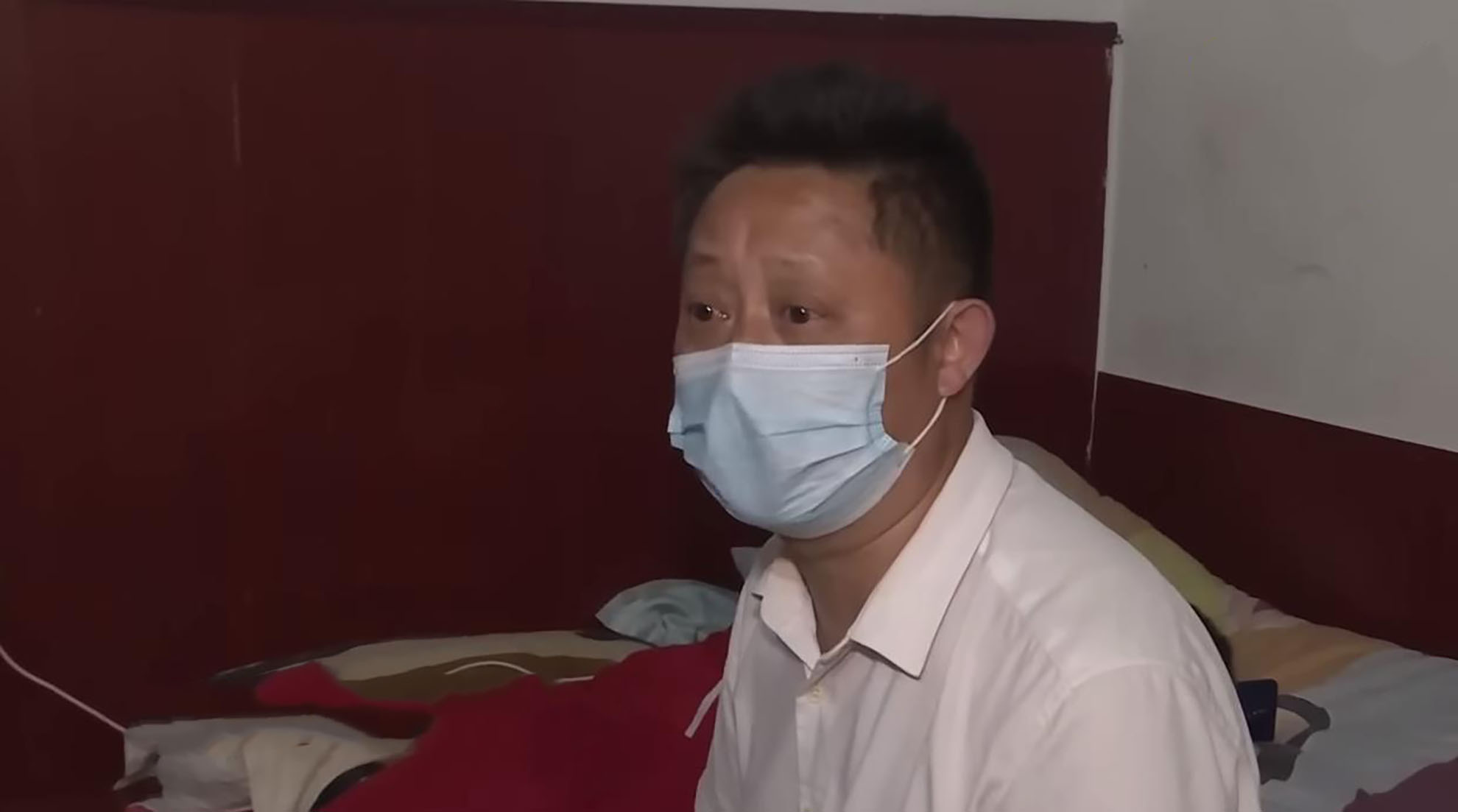 单亲妈妈身患癌症,16岁智障儿子该何去何从,男友:接下来交给我