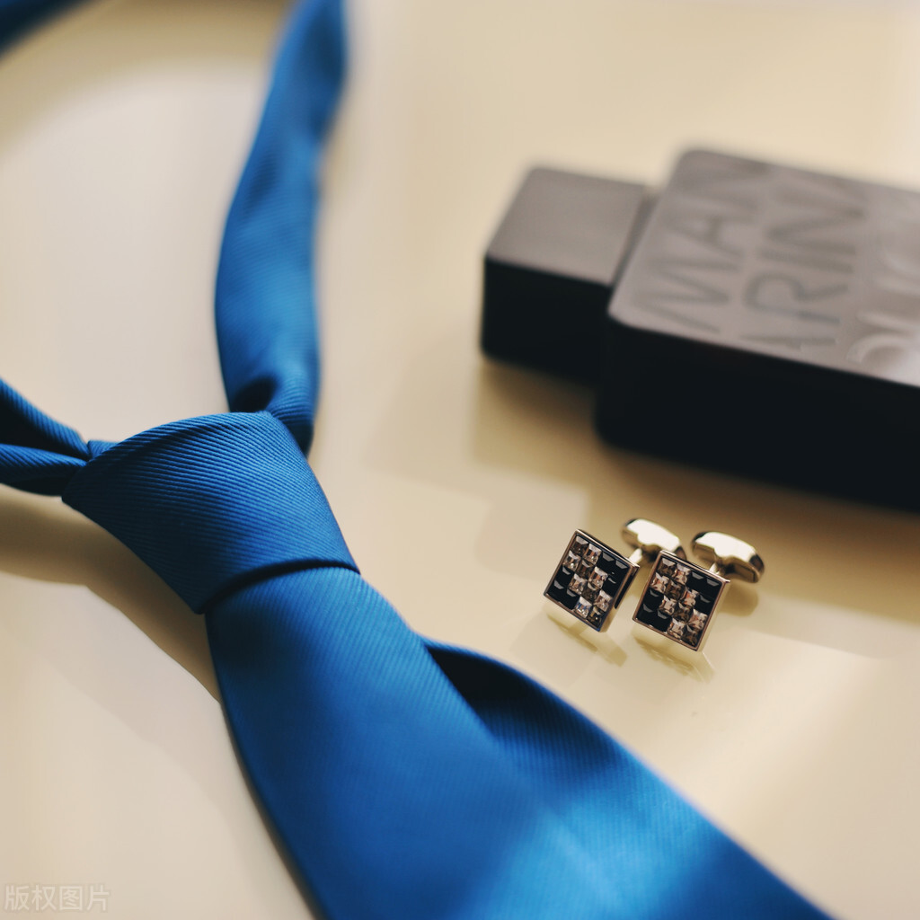 领带的选择和搭配建议视频,领带选什么最合适