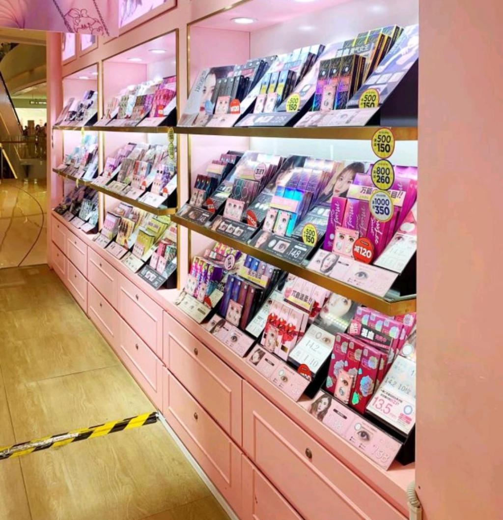 年轻一代与众不“瞳”彩瞳市场成为资本新宠儿