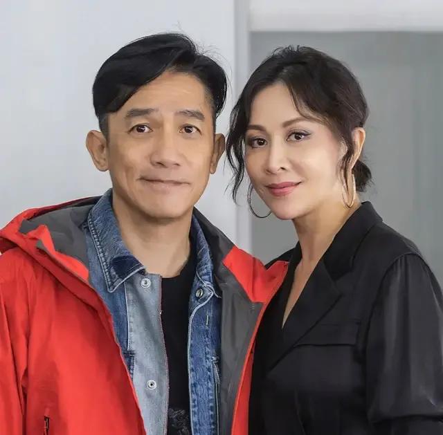 10对丁克夫妻，有人丁克至死，有人后悔晚矣，还有2对偷生孩子