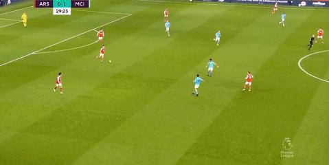 瓜迪奥拉输给穆里尼奥之后,曼城师徒对决