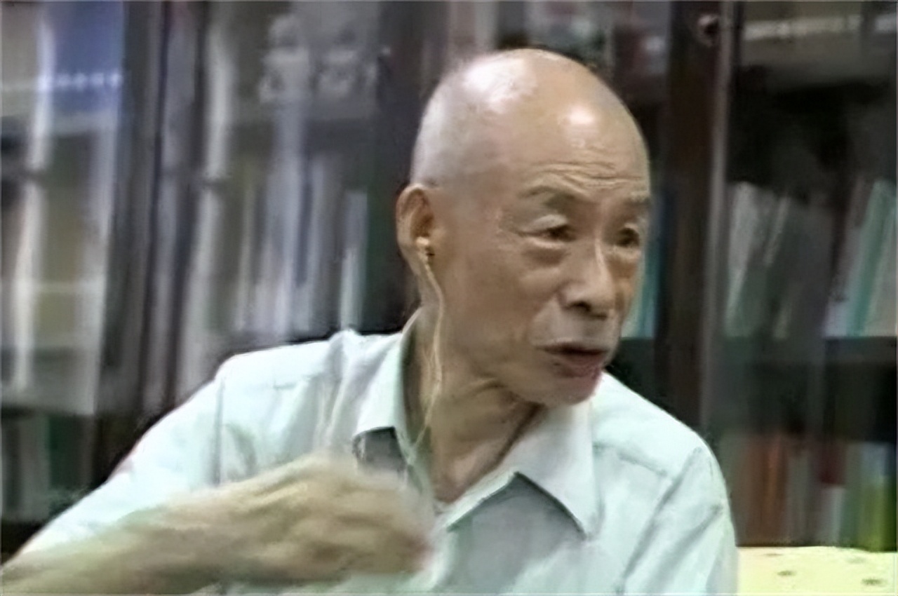 78年，他调任北京市委书记，向*国锋华**抱怨：我在天津屁股还没坐稳