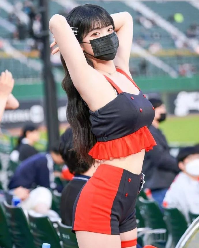 世界杯中韩国啦啦队,世界杯韩国四个啦啦队长