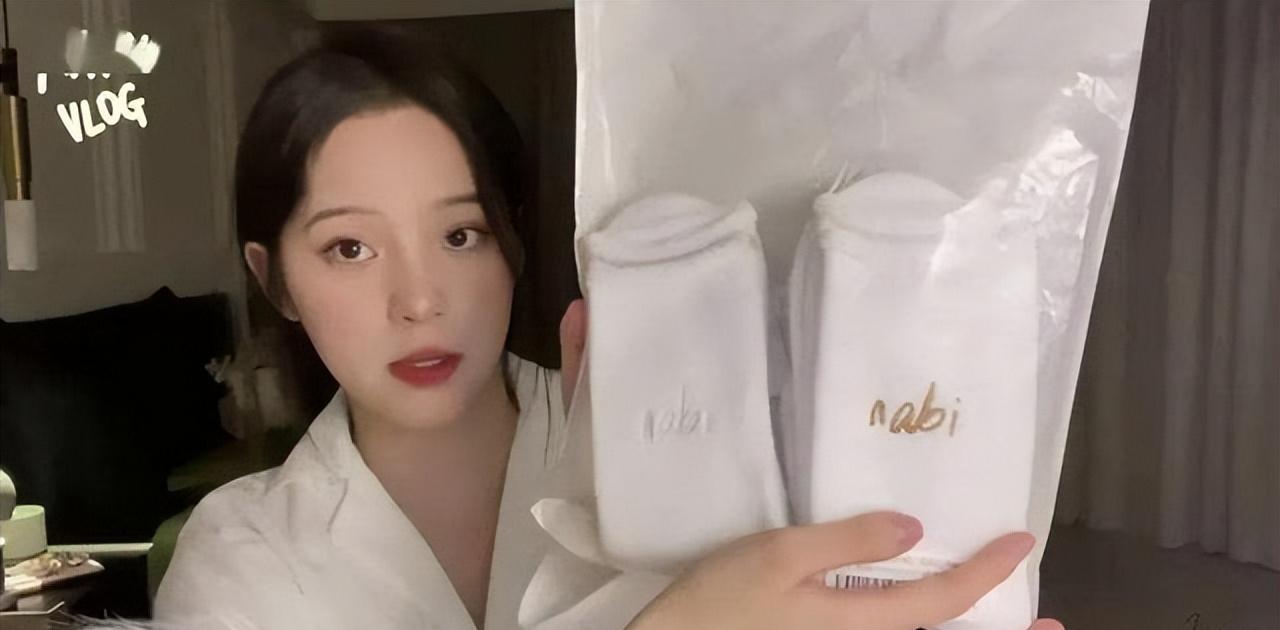 欧阳娜娜的浴袍在哪里购买,欧阳娜娜浴袍卖了多少件